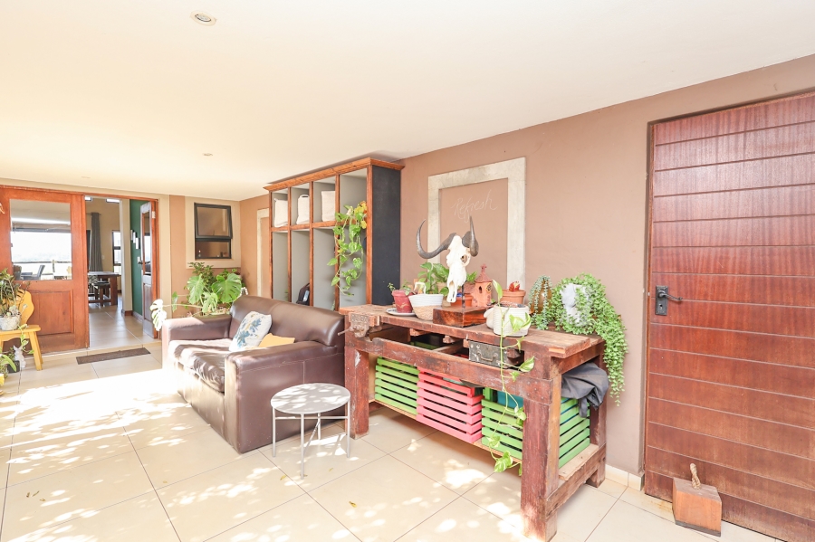 4 Bedroom Property for Sale in The Coves North West